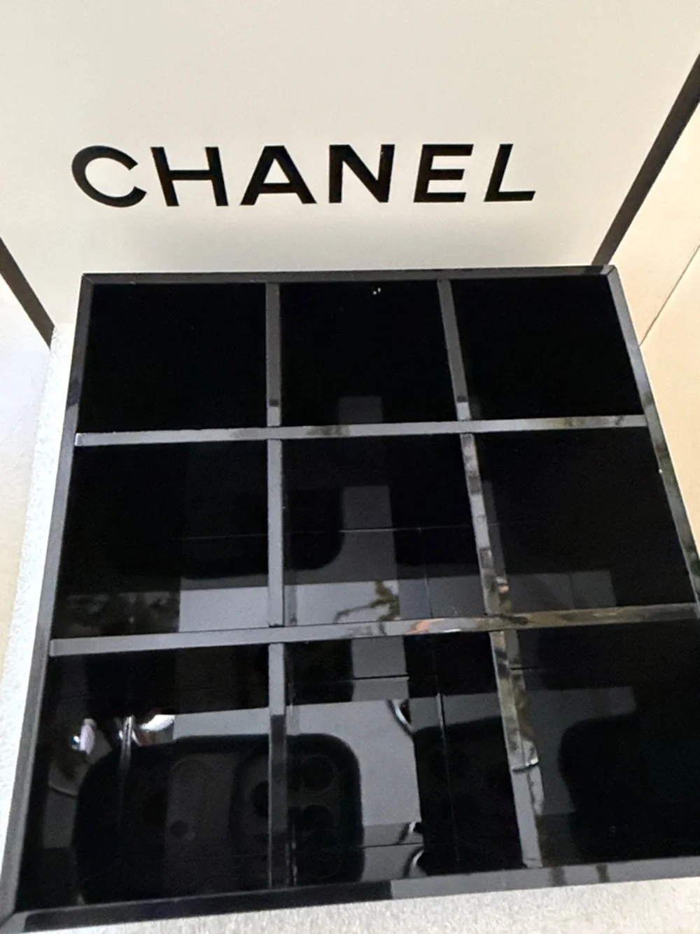 CHANEL Black and White Lipstick Presentation Box - Picture 6 of 6